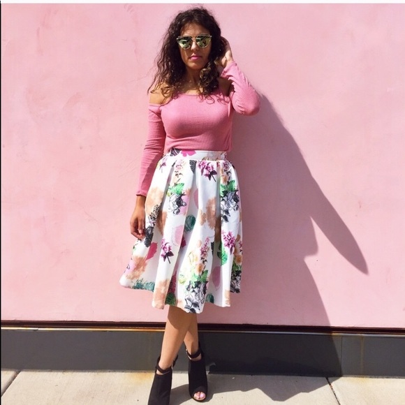 FIRM‼️Gorgeous Fall Leaf Midi Skirt - Picture 2 of 3